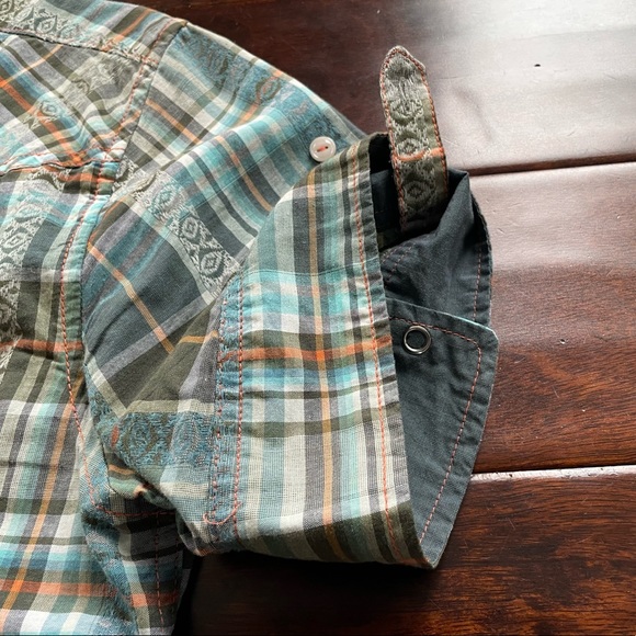 Vintage Red Western Style Short Sleeved Shirt with Pearl Snap Closure - Picture 8 of 11